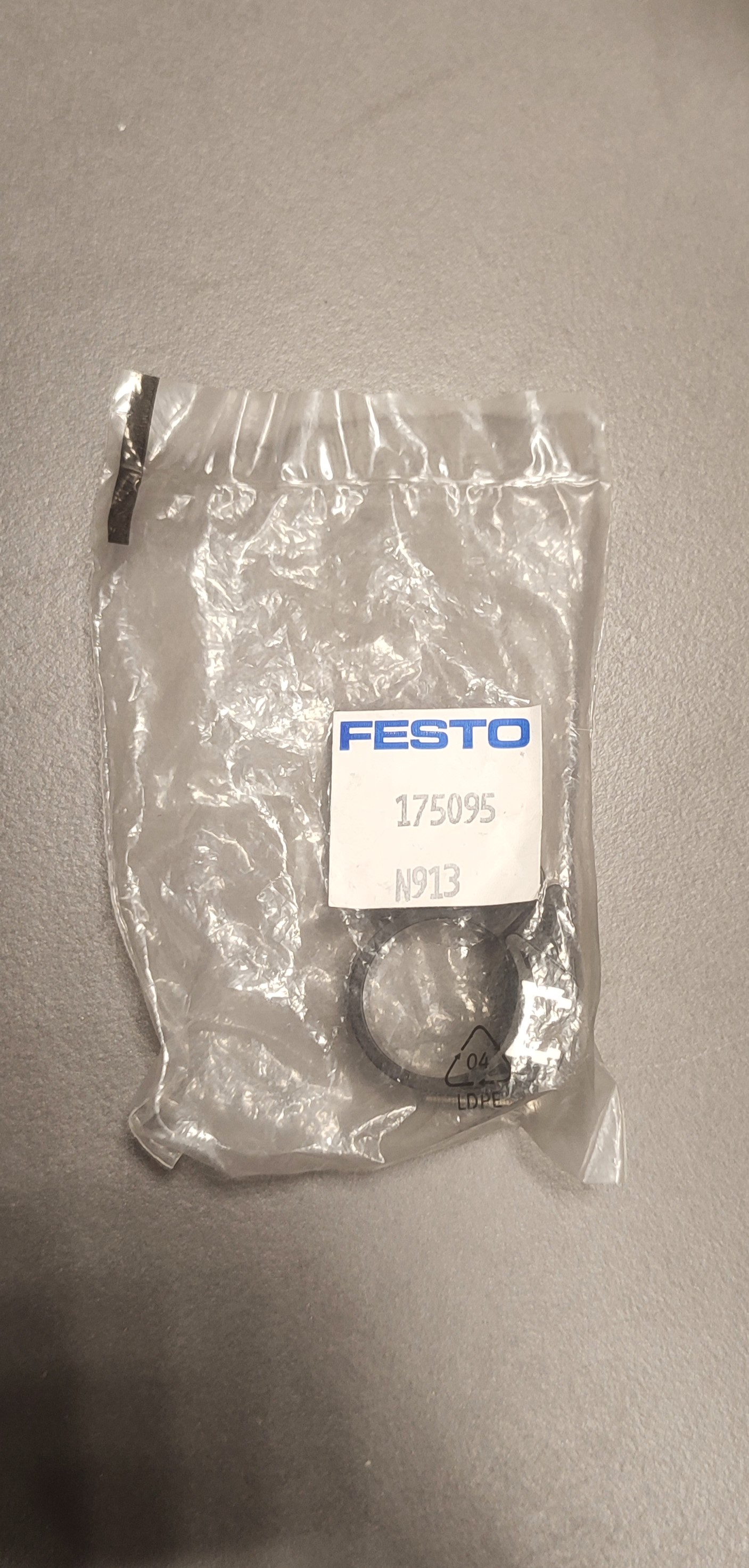 175095 Festo, Accesorios generales