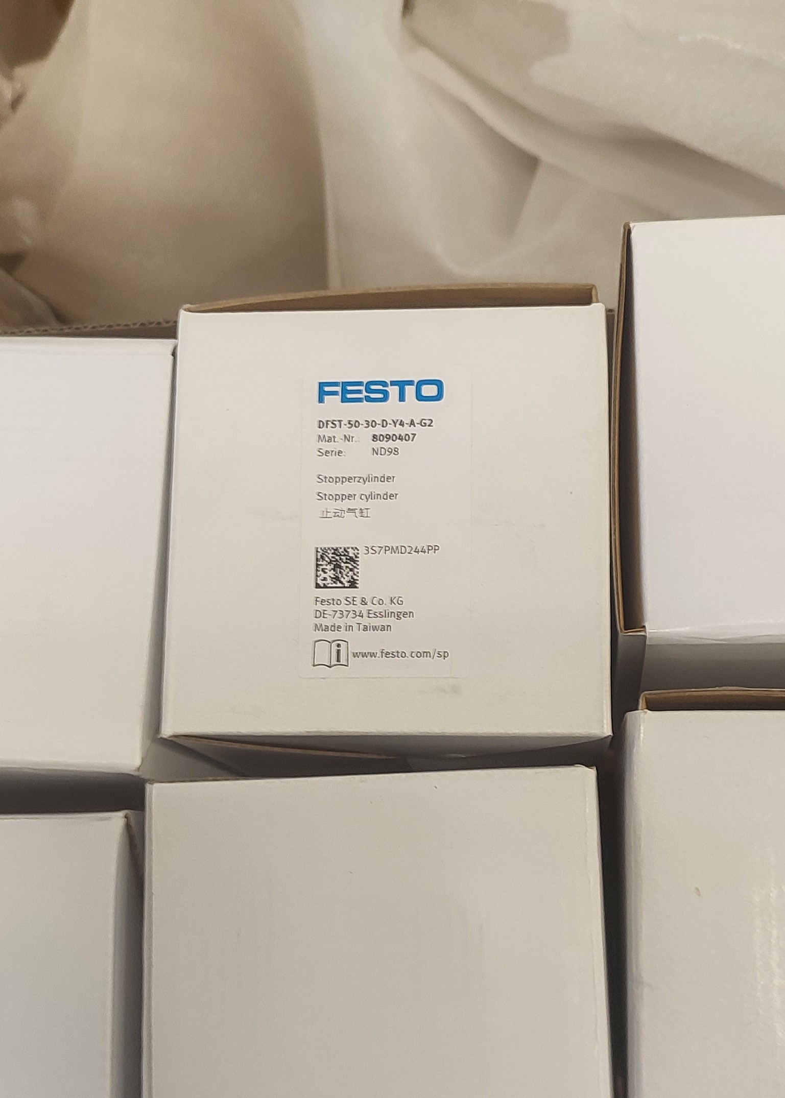 Festo DFST-50-30-D-Y4-A-G2 Precise Stopper Cylinder