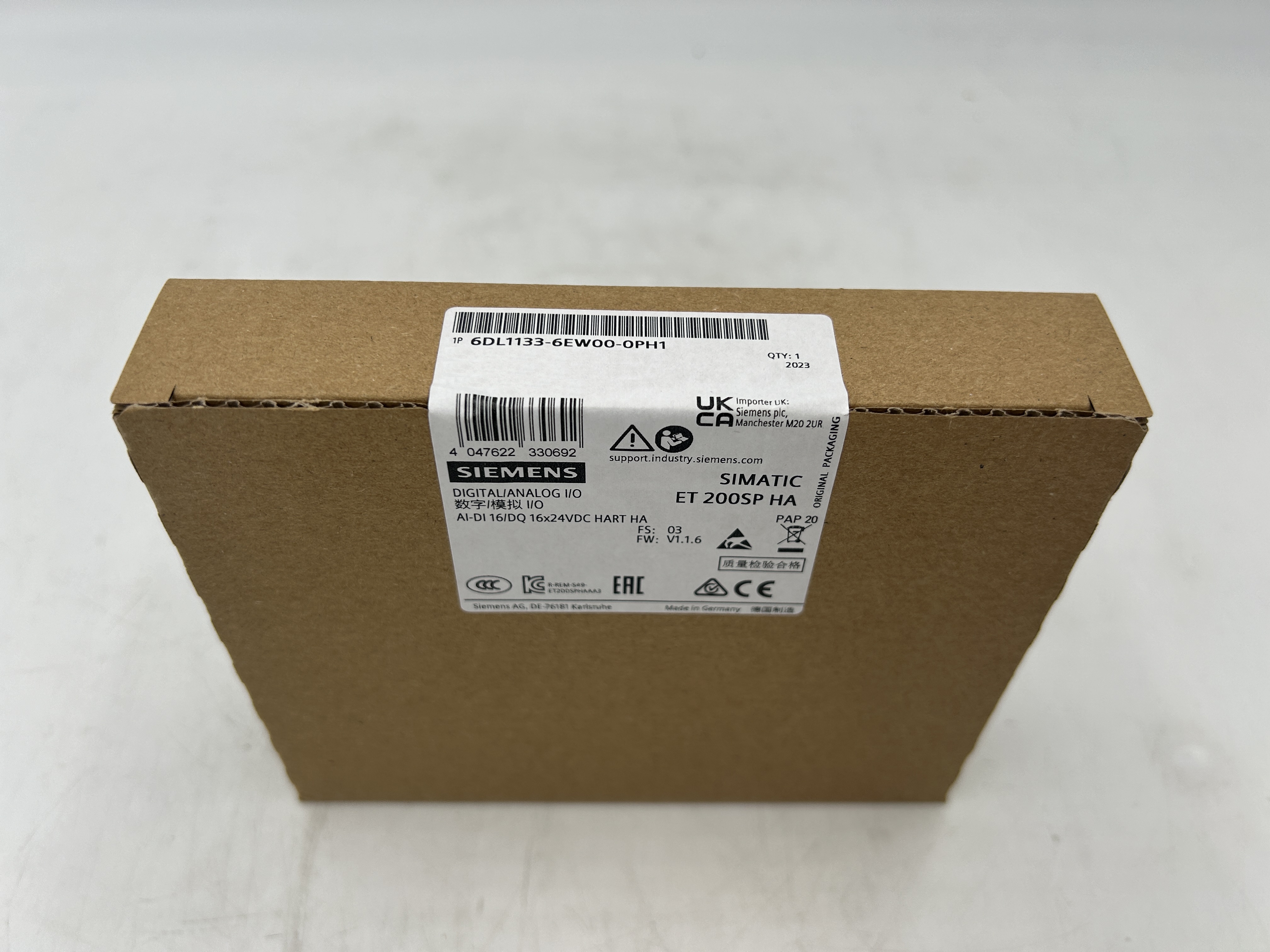 Siemens 6DL1133-6EW00-0PH1 SIMATIC ET 200SP HA, configurable I/O module, AI-DI16/DQ16X24VDC HART,... — PLC