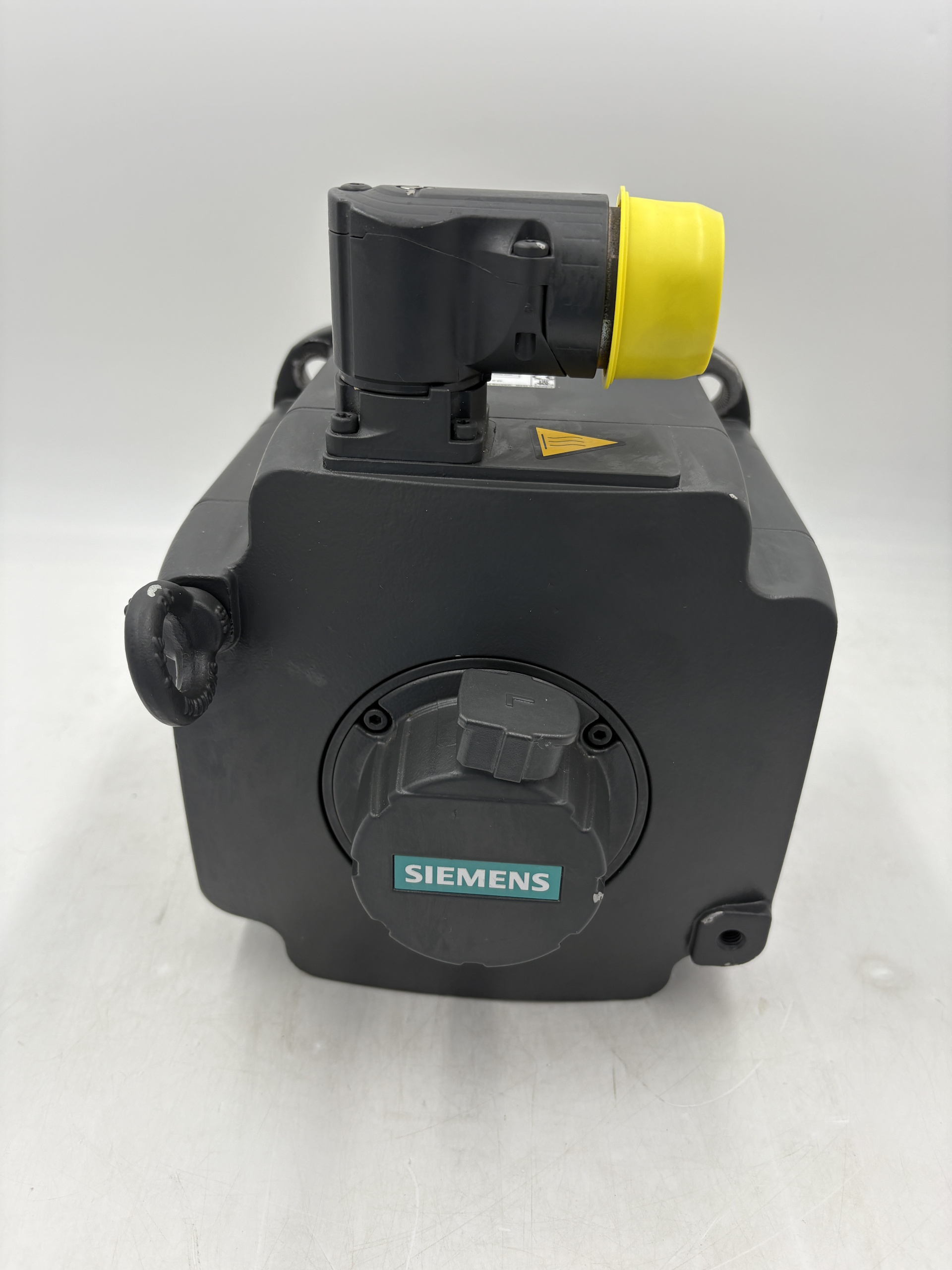 Siemens 1FK7101-2AC71-1QG2 MOTOR, SYNC, 3AC, 27NM, 5.65KW, 2000RPM — Accessori generali