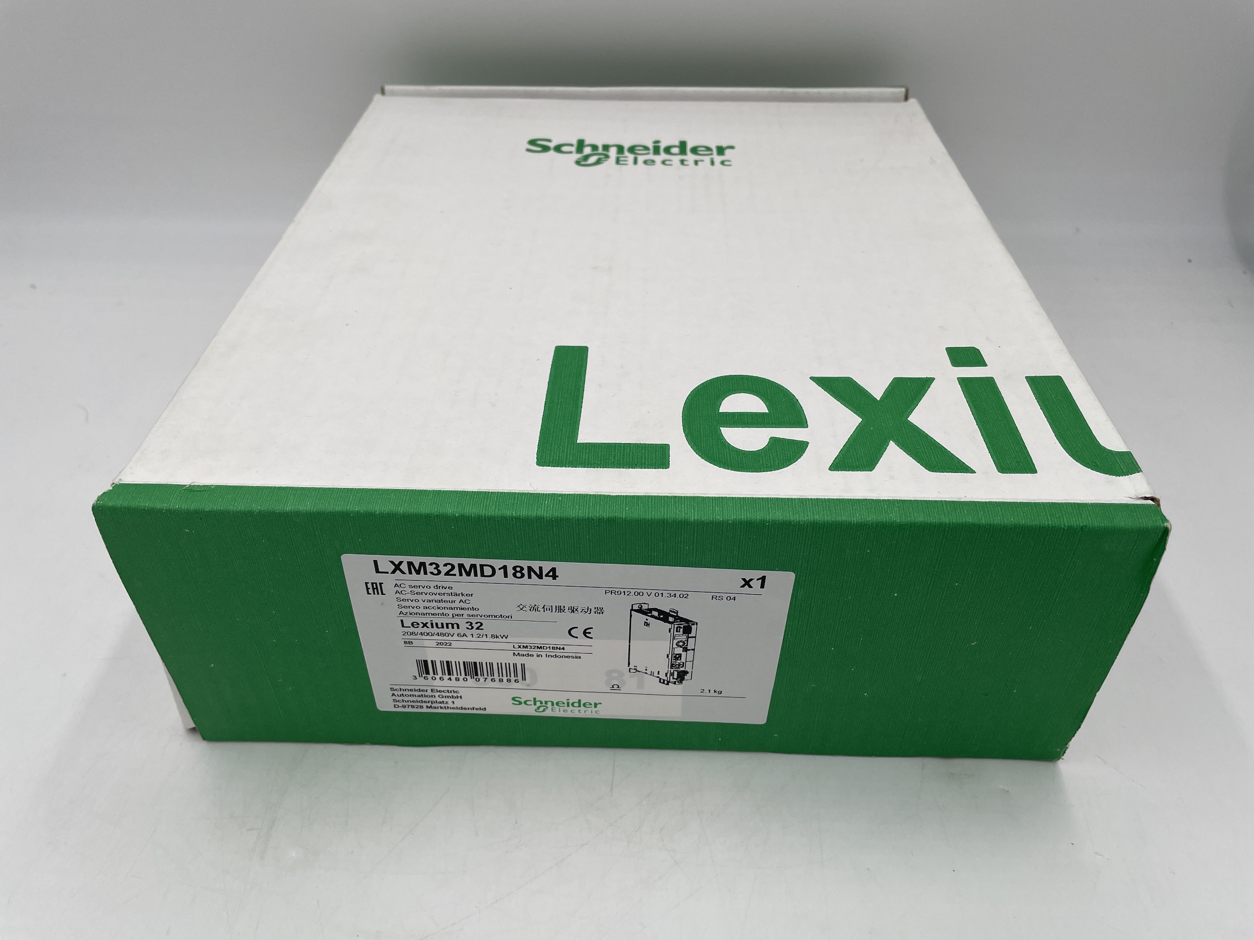 Schneider Electric LXM32MD18N4 motion servo drive, Lexium 32, 18A, three phase, supply voltage 208 to 480V, 1.8kW — Alimentatori e regolatori di potenza