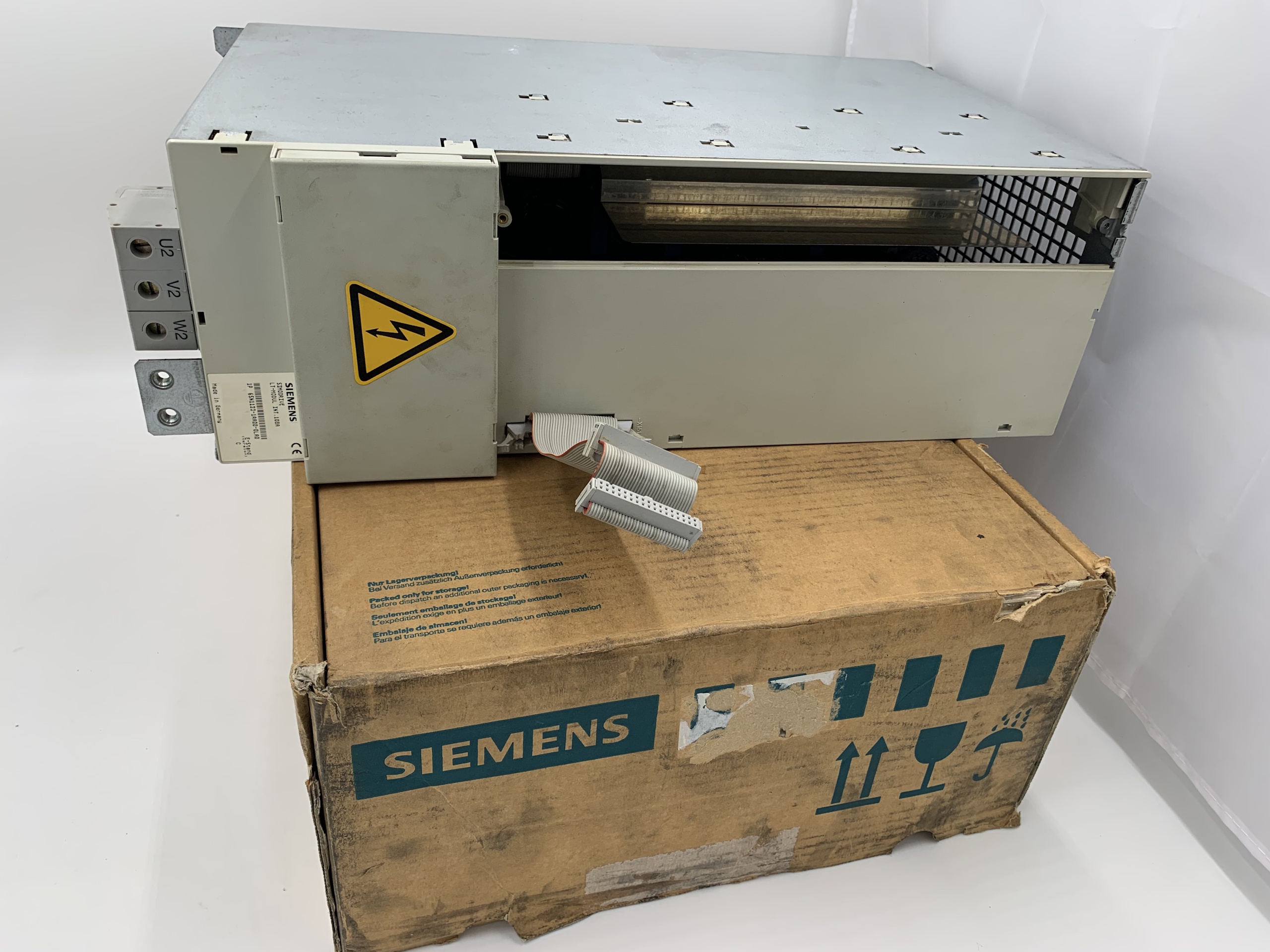 Siemens 6SN1123-1AA00-0LA0 SIMODRIVE 611 Modulo di potenza, 1 asse, 108 A — Accessori generali