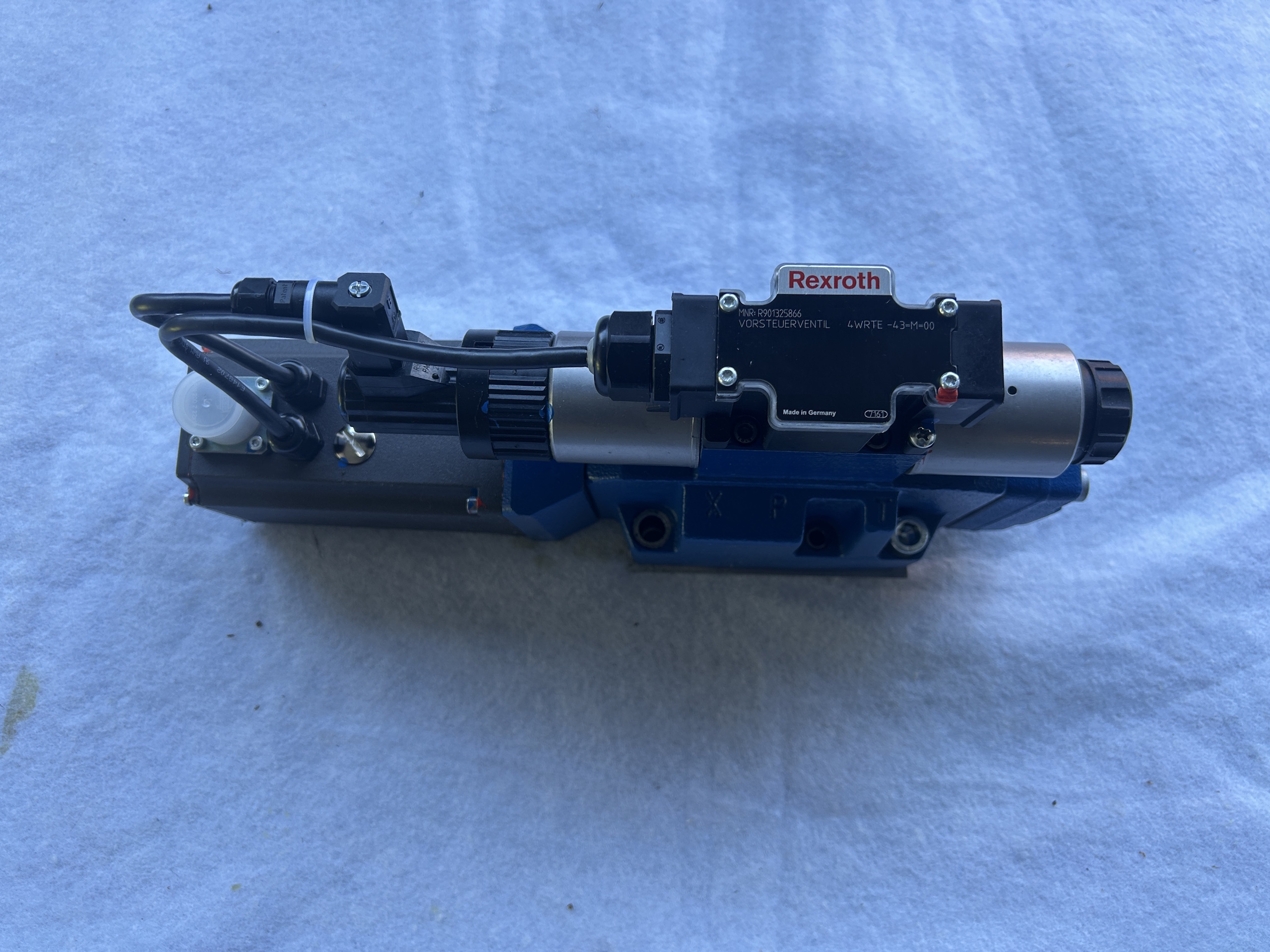 Bosch Rexroth R900247455 PROPORTIONAL DIRECTIONAL VALVE 4WRTE16V200L-4X/6EG24K31/A5M